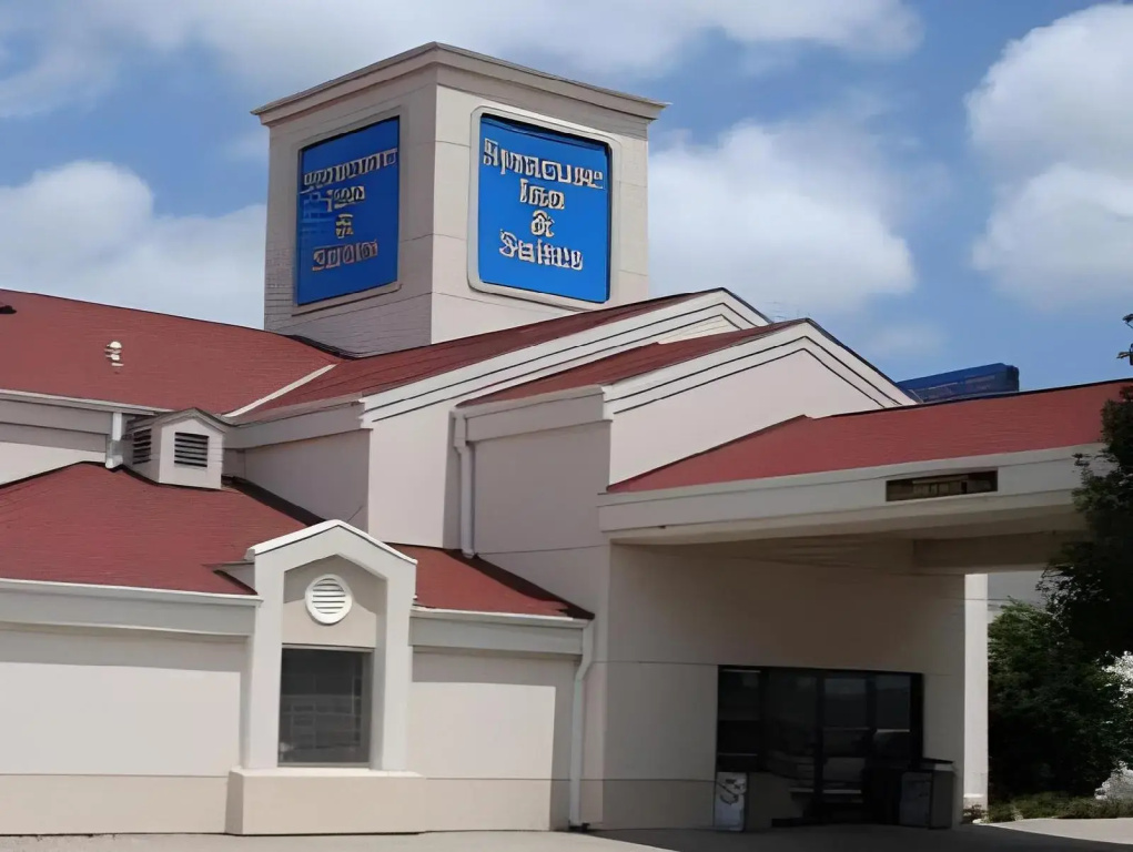 Syracuse Inn & Suites