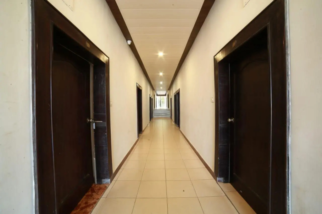 Lobby & Reception