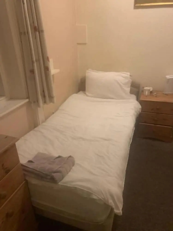 Economy room