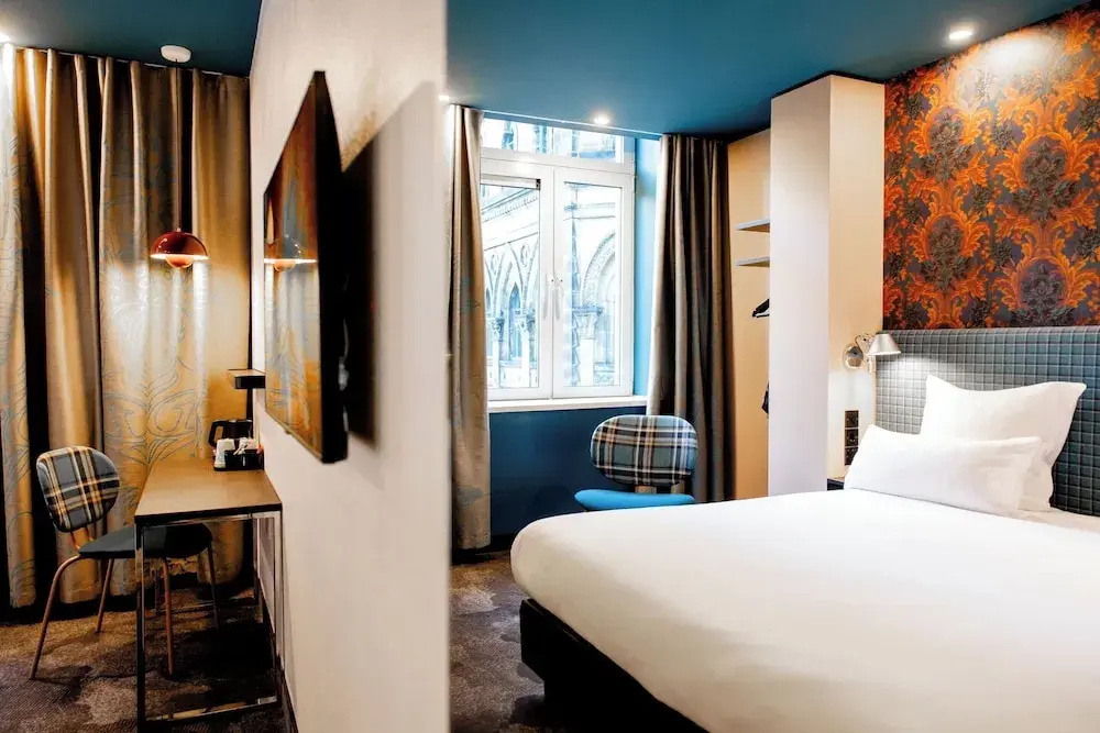 Motel One Edinburgh-Princes - Tap to explore photos