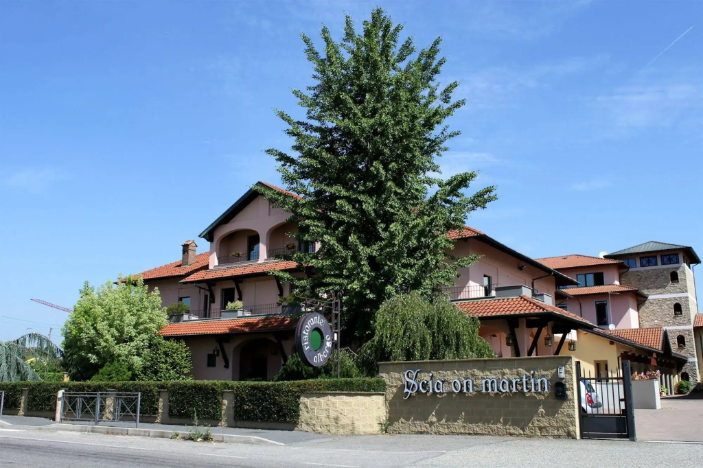 Scià on Martin