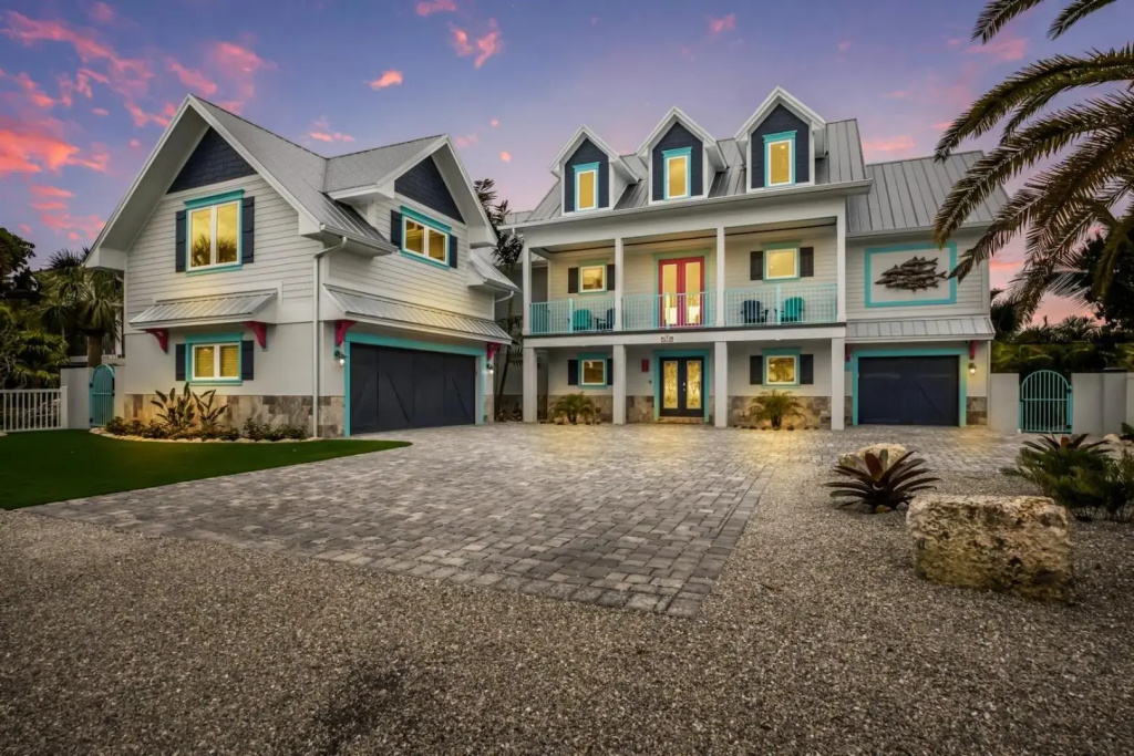 Snook Lookout - 211 Oak Ave