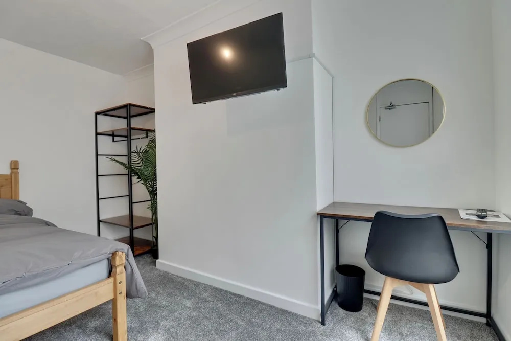 WorkStay Portsmouth Contractor House