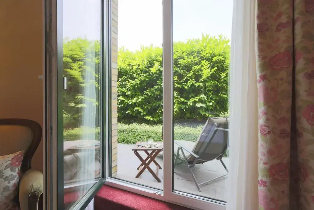Deluxe Double room with balcony full double bed