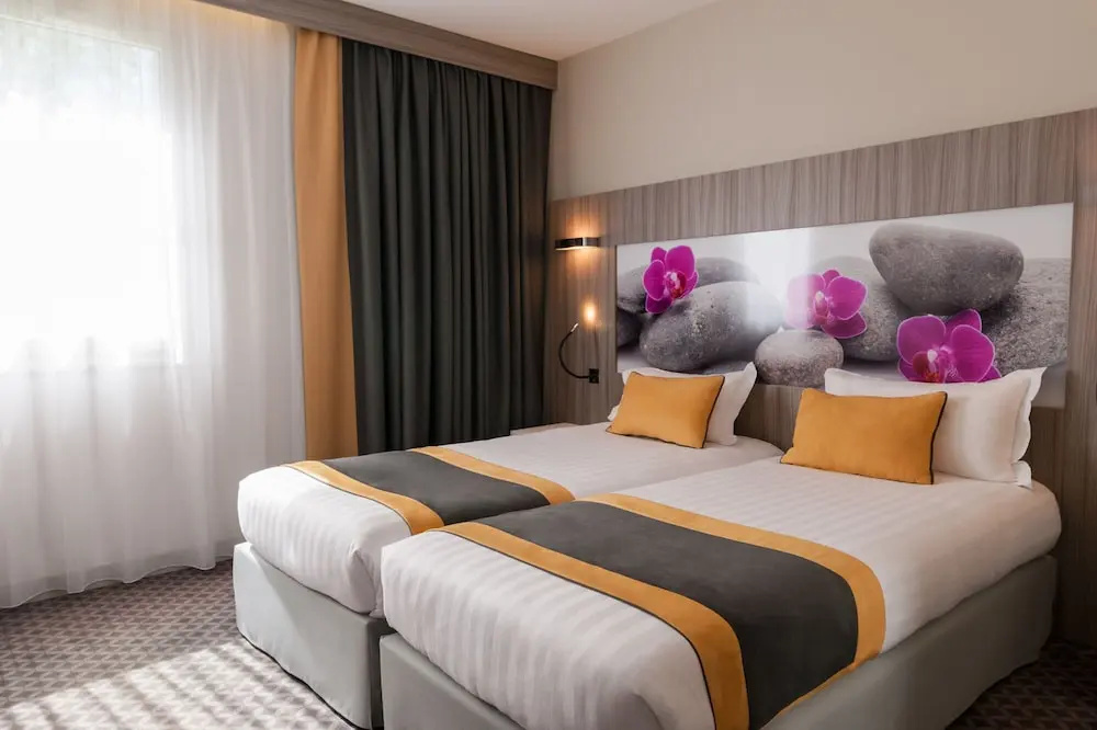 Premium Double room with balcony (full double bed)