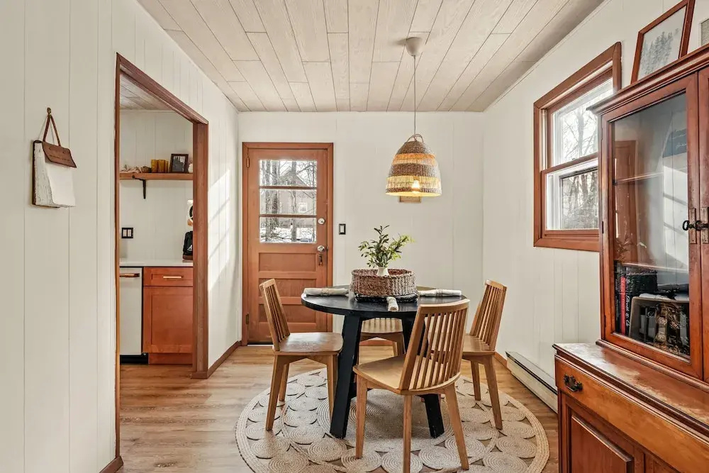 Burrow by Bidwell Cozy Arrowhead Lake Escape With Pools and Outdoor Adventures