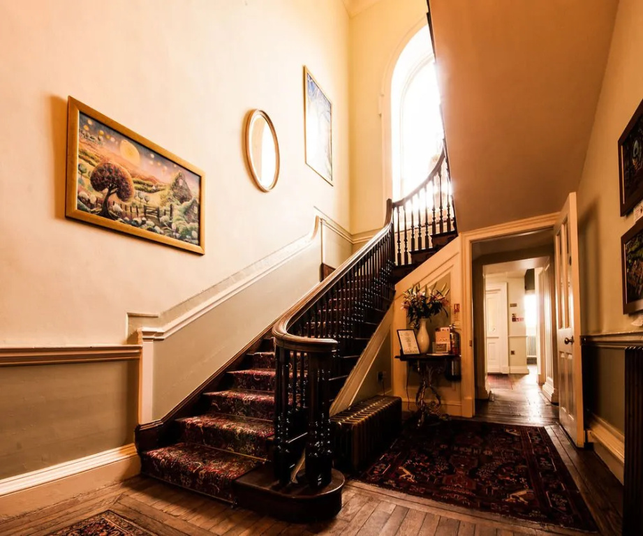 Lobby & Reception