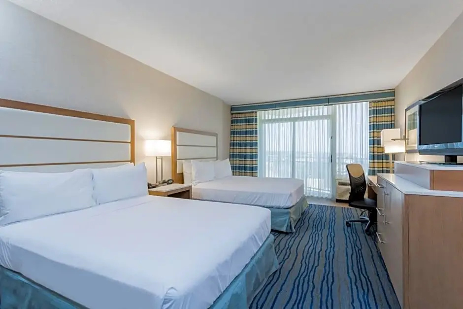 Wyndham Virginia Beach Oceanfront - Tap to explore photos