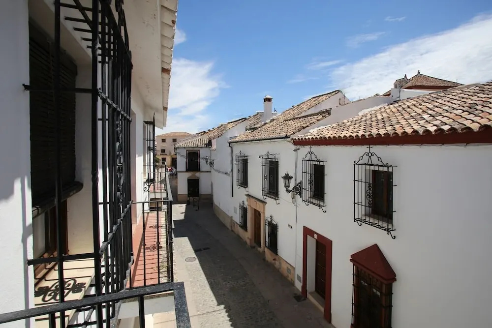 Awesome views & location in town