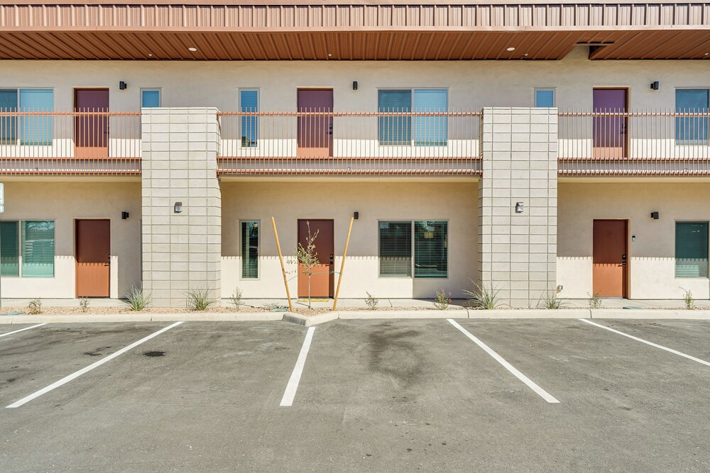 Newly Finished, High-end Condo Near Tucsons Best!