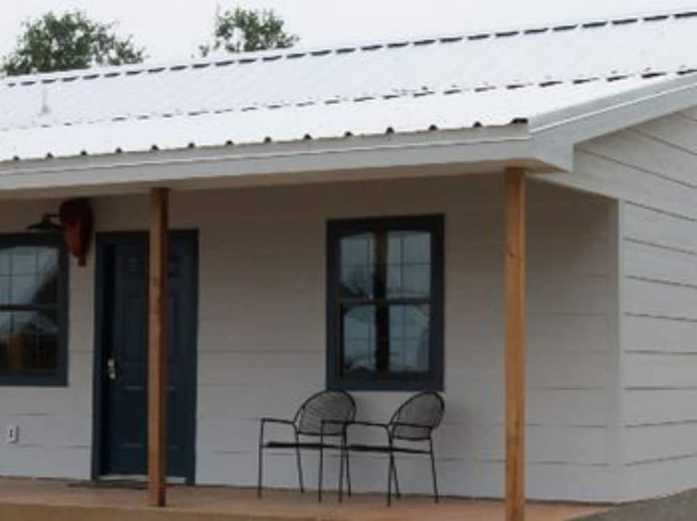 Peacock Cabins