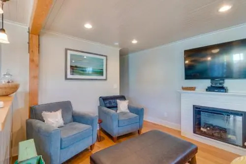 Rockaway Beach Bungalow