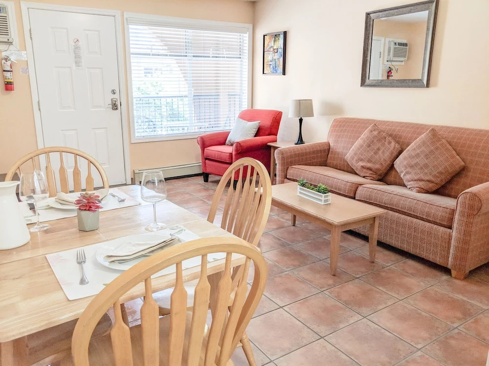 2 Bedrooms Suite