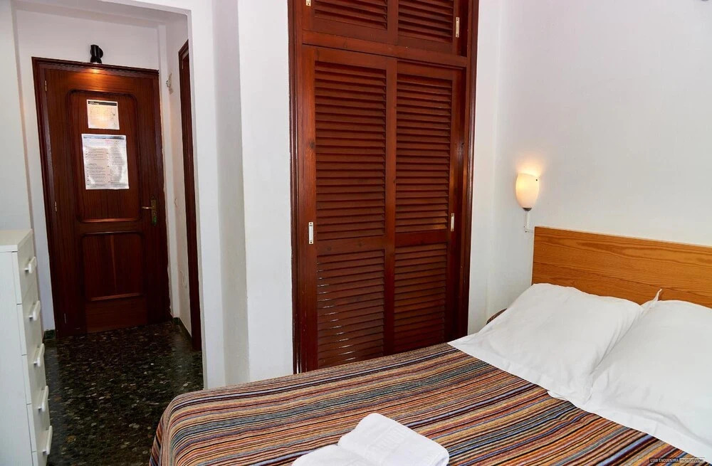 Hostal Illes Pitiüses by null