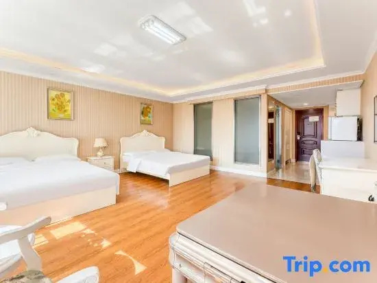 Standard Quadruple Family room