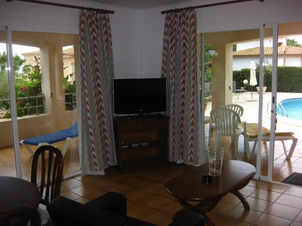 3 Bedrooms Apartment