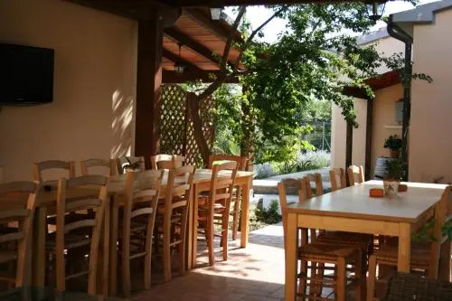 Food & Beverage
