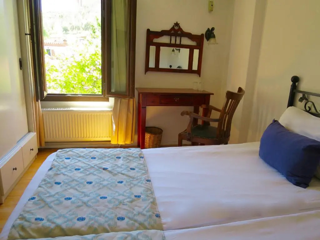 Economy room