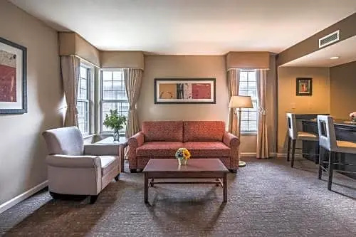 Cloverleaf Suites - Chambres