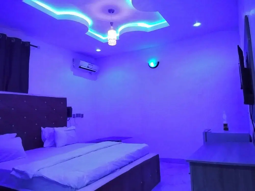 Kingsamystar Hotel And Suites