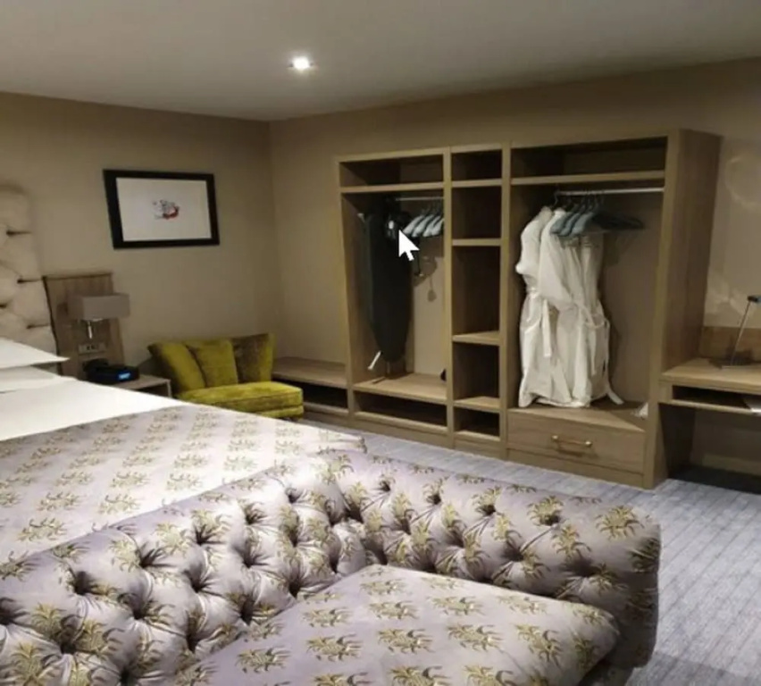 Double Suite with park view (full double bed)