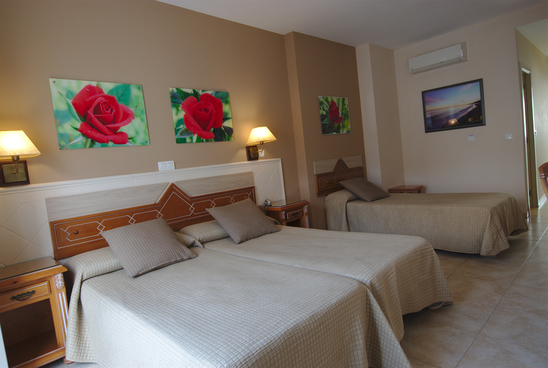 Standard Triple room with balcony
