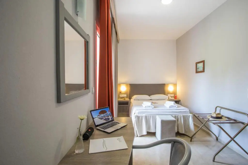Silver Bay Hotel - Chambres