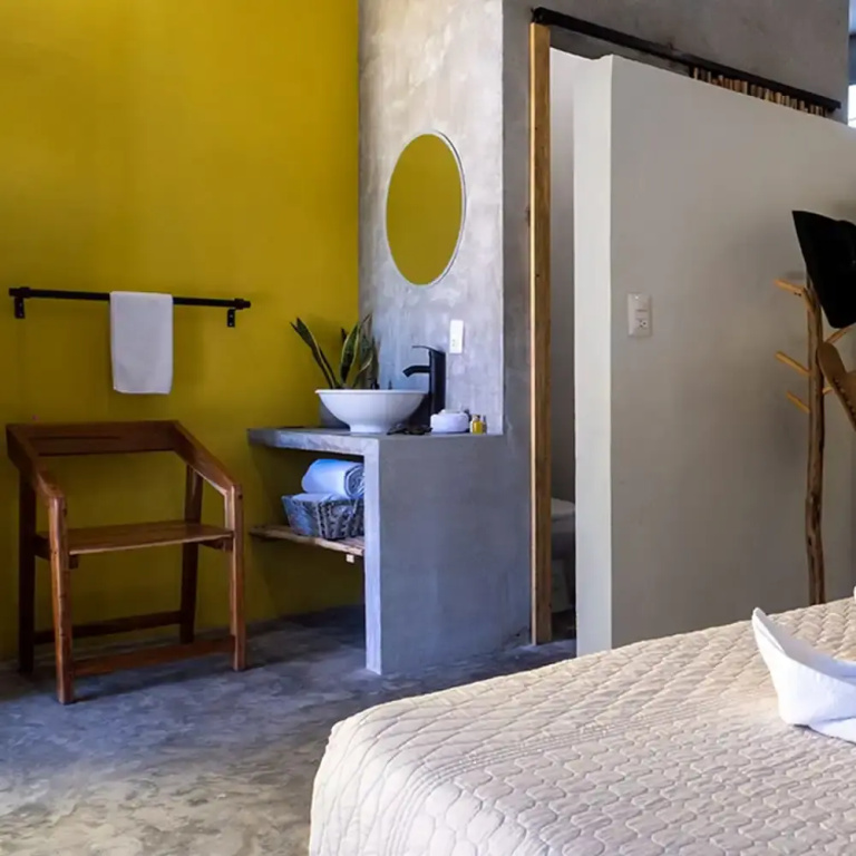 Classic Double room (full double bed)
