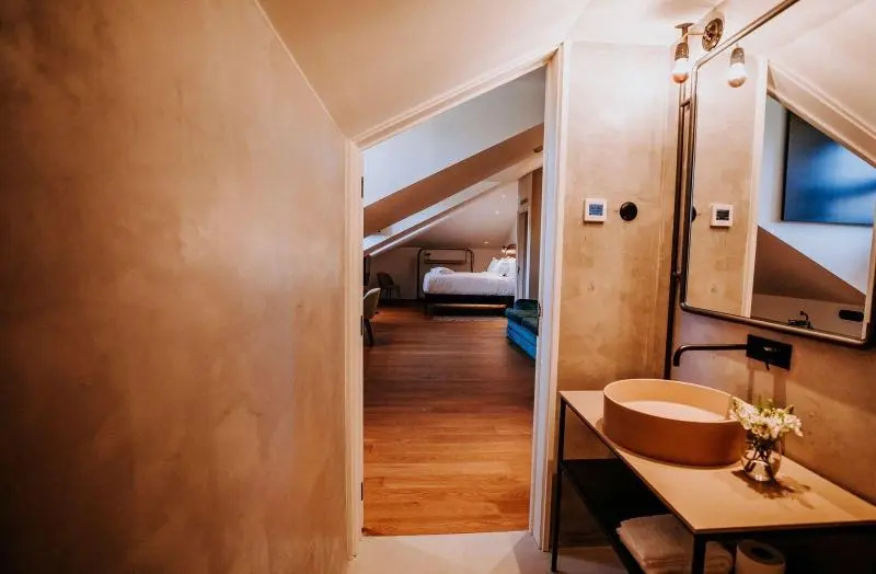 Premium Double room (full double bed)