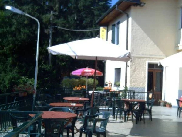 Food & Beverage