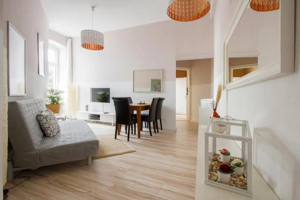 1 Bedroom Apartment