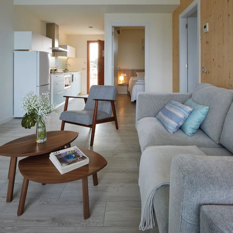 2 Bedrooms Apartment beachfront
