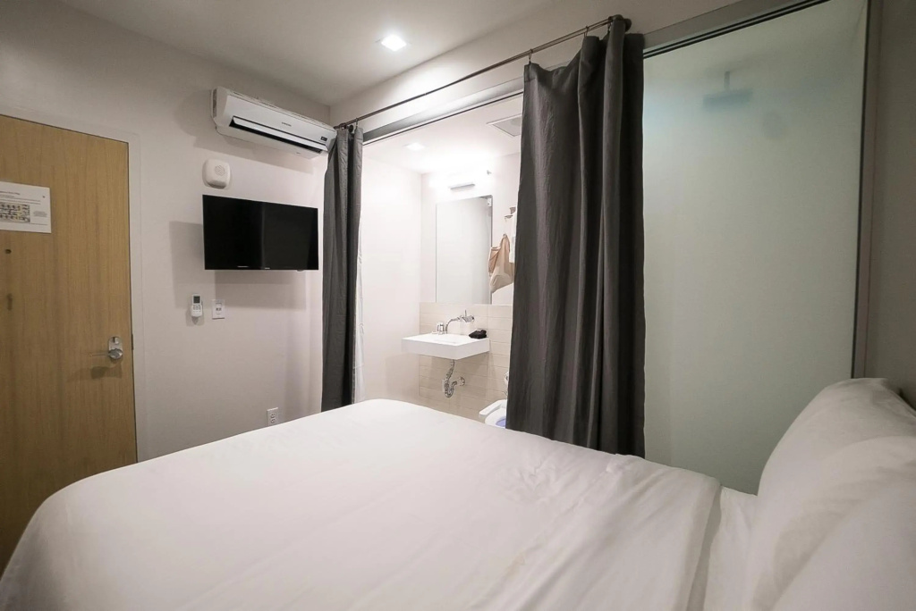 SOVA Micro-Room & Social Hotel — фото