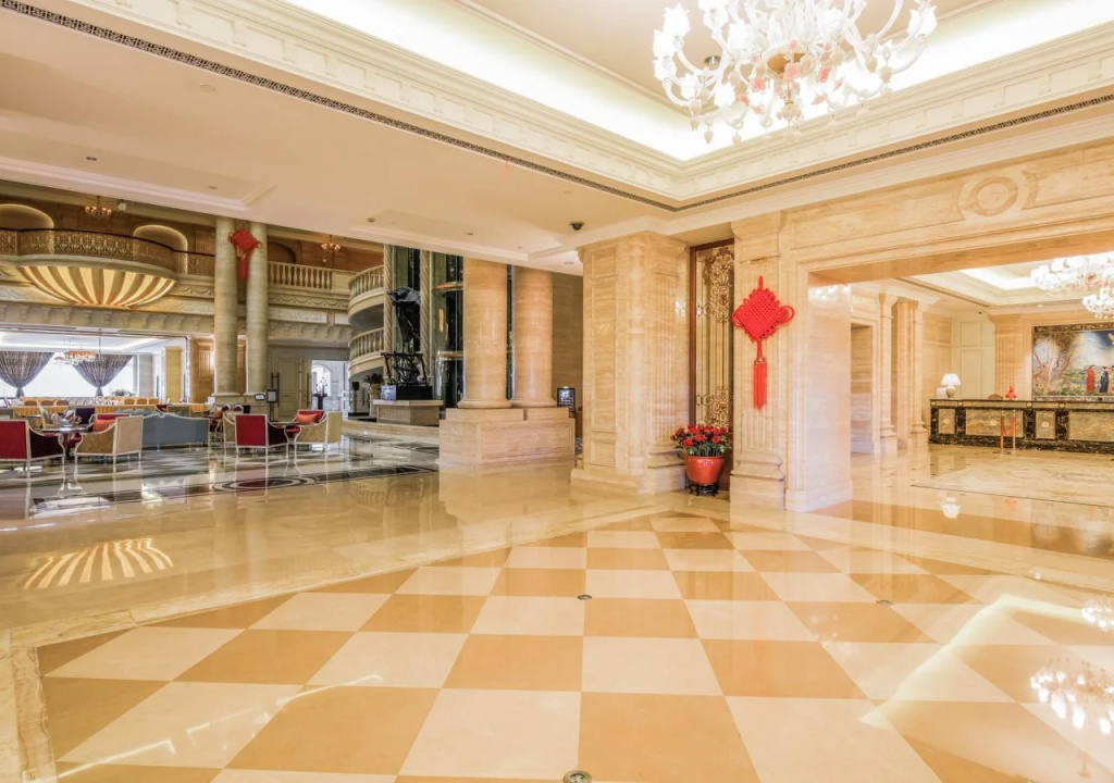 Lobby & Reception