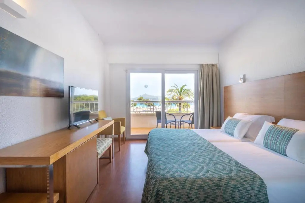 Double room with balcony (full double bed)
