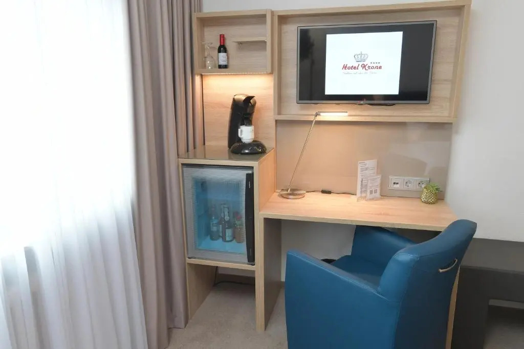 Business Double room (full double bed)