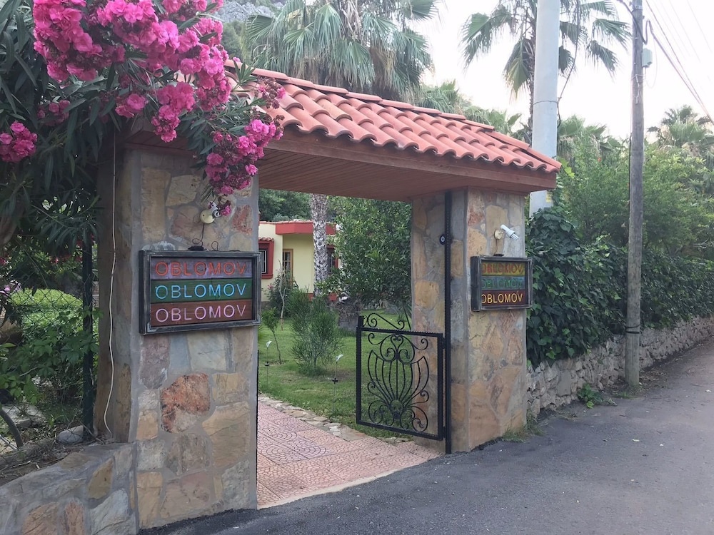 Oblomov Hotel