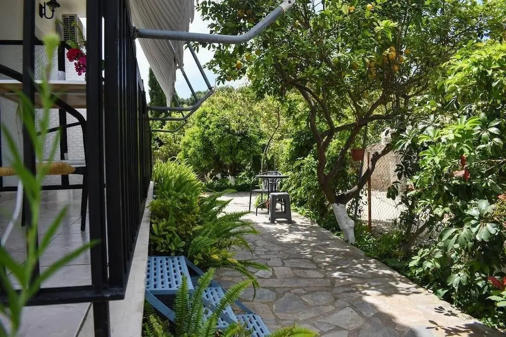 Jasmine Studio With Garden Close To The Beach