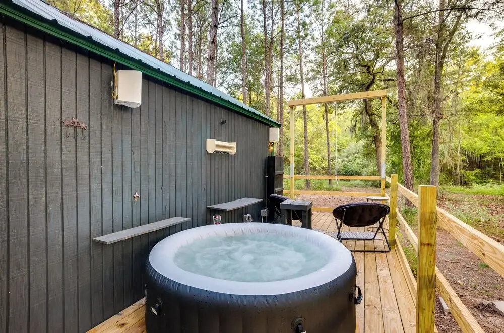 Cozy Onalaska Cabin ~ 2 Mi to Lake Livingston!