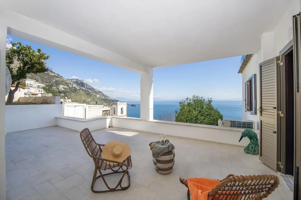Villa Gr - Enchanting Villa Overlooking the Sea