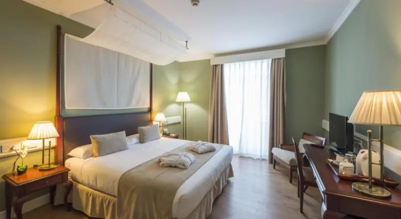 Standard Double room with balcony (full double bed)