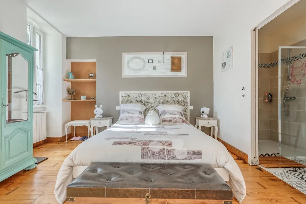 Comfort room