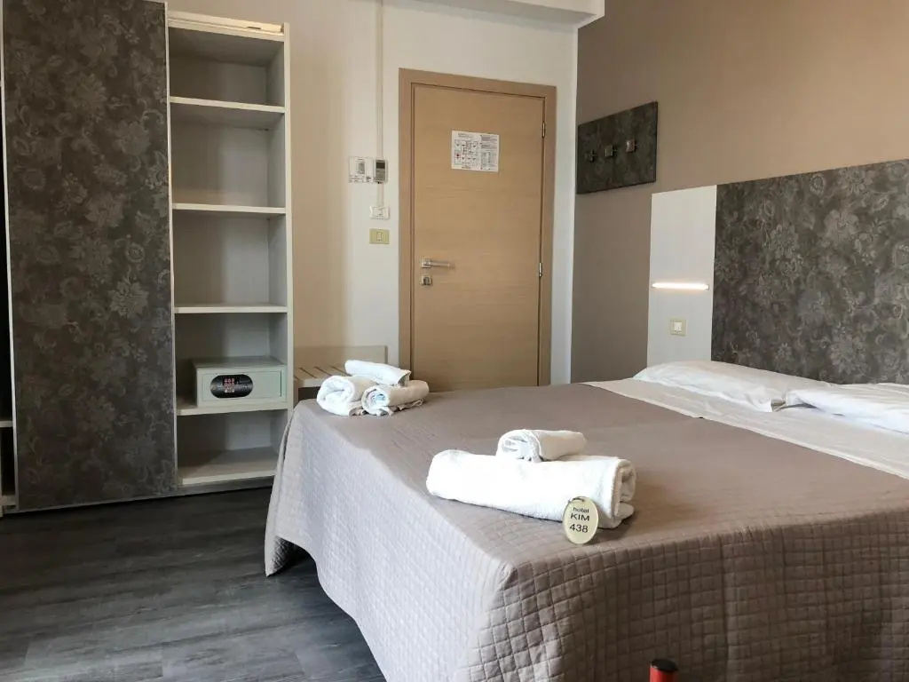 Standard Double room (full double bed)