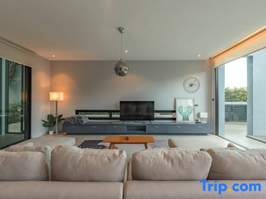 Granary Grand Haven by Chuly, 3BR Luxury Pool Villa in Bangtao