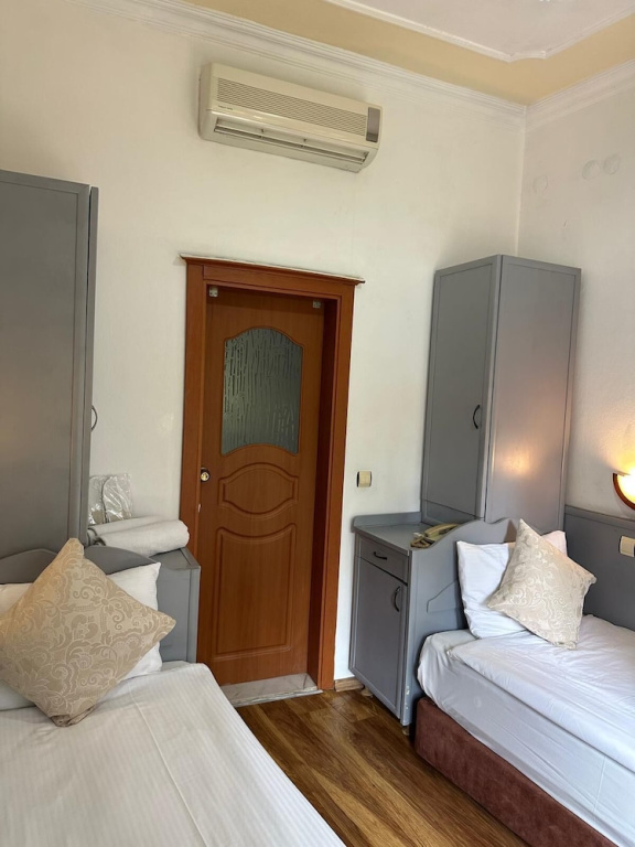 Economy room