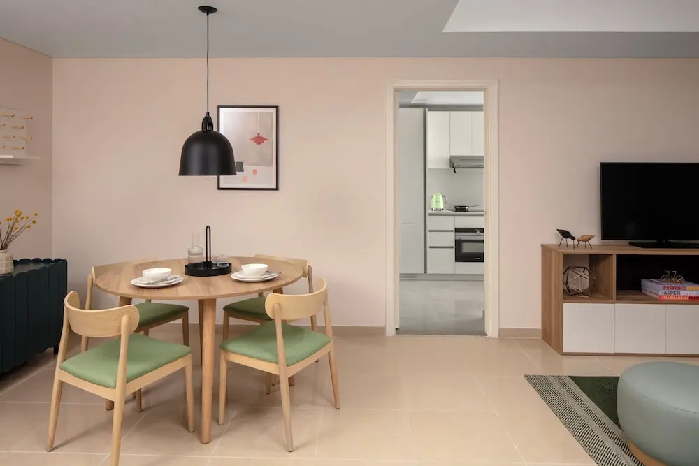 Четырёхместный люкс с 2 комнатами с видом на море в Staybridge Suites Dubai Financial Centre