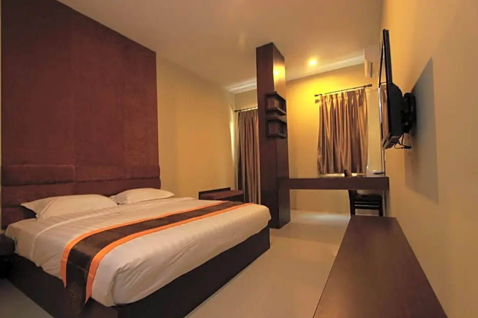 Deluxe Double room (full double bed)