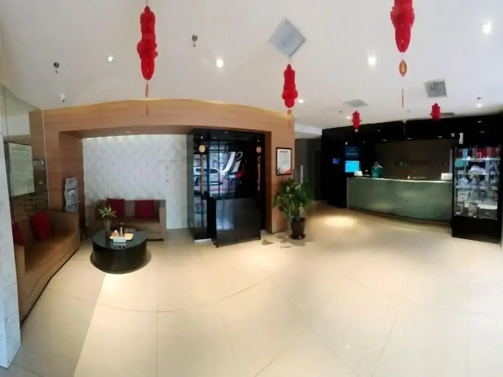 Lobby & Reception