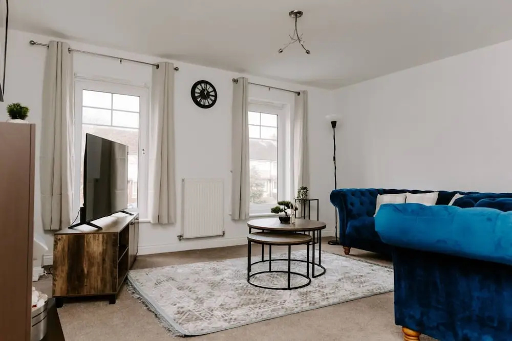 Hardwick Haven Modern 3BR Townhouse Retreat With Free Parking