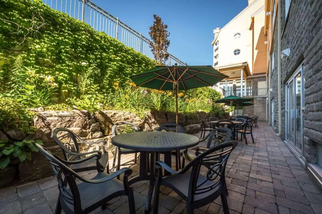 Monte Carlo Inn Barrie Suites - Général
